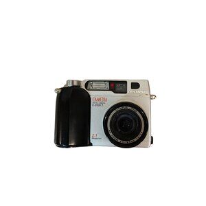 Olympus CAMEDIA C-2020 Zoom 2.1MP Digital Camera - Black & Metallic silver